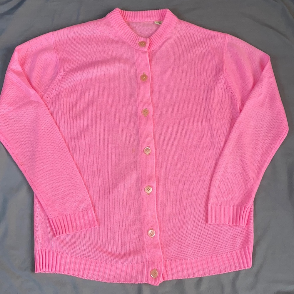 Unknown Brand, Women’s vintage, pink cardigan sweater. No size tag.